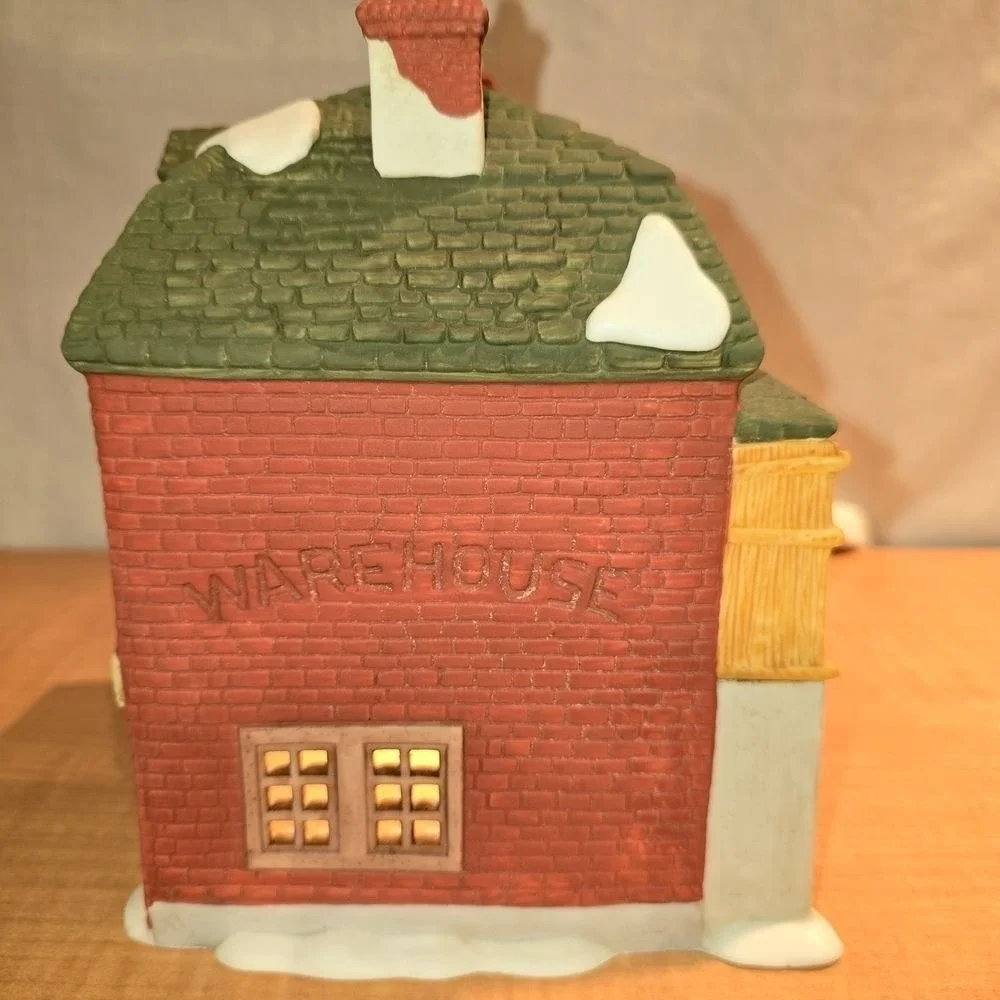 Department 56 FEZZIWIG'S‎ WAREHOUSE Heritage Dickens' Village Series Retired